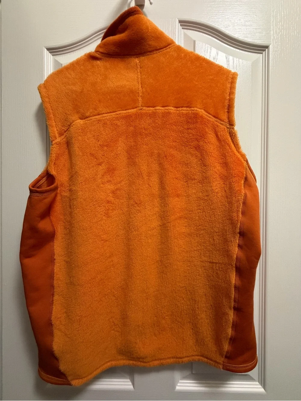 Patagonia Men's R2 Fleece Vest Orange Full Zip Size Large Hiking Outdoor